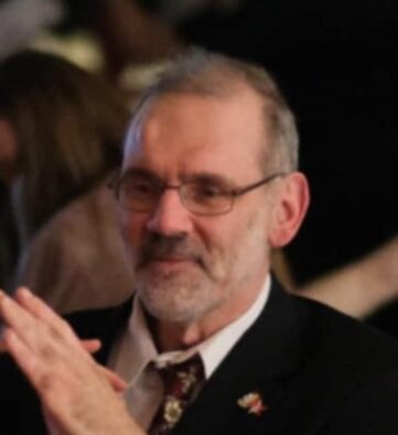Steve Mohns has been swing dancing in Ottawa since 2007 and has given group and private instruction in Lindy Hop, Balboa and Collegiate Shag for much of that time. Stemming from his analytic approach, Steve has a knack for identifying and solving dance difficulties. He has learned from many of the finest dancers/instructors on the continent and has unique insights into the dance form that he is delighted to share.